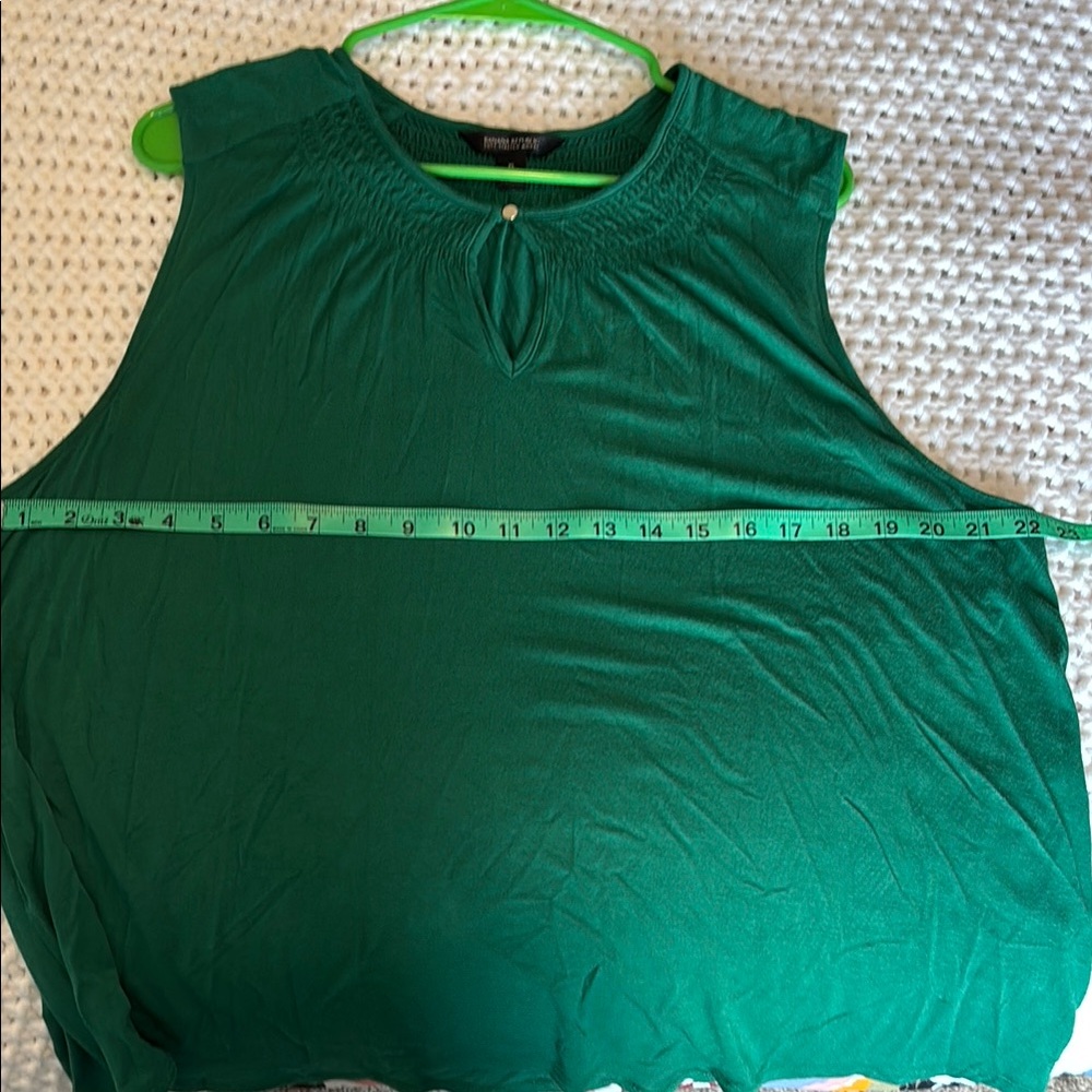 Banana Republic Green Pleated Sleeveless Top - Picture 10 of 10